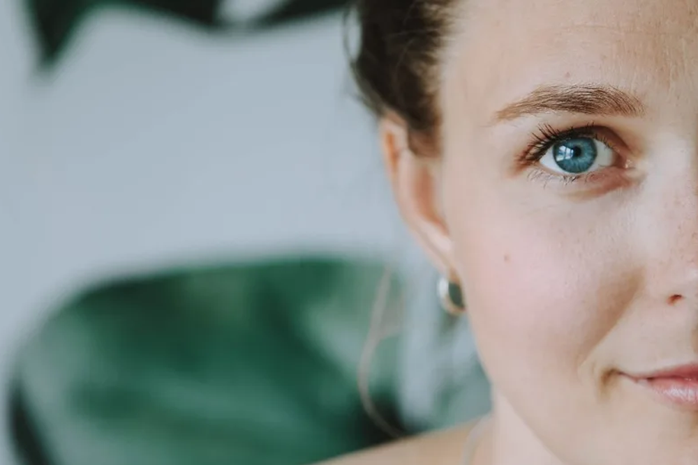 華人父母生混血兒？如同席曼寧為「隔代遺傳」的顯性表徵