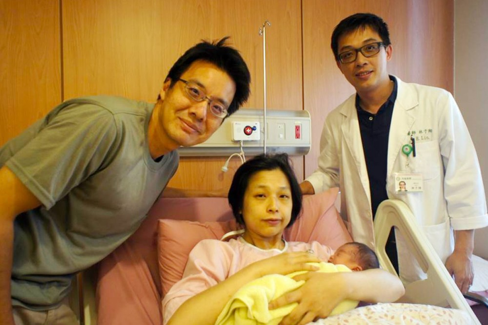 選時不如撞時 這個國慶寶寶等不及預定剖腹日就出生